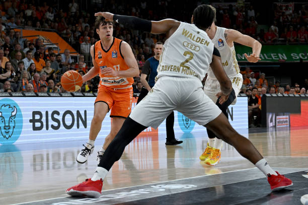 发的防守失 发的防守失