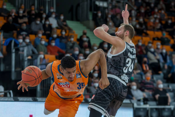 间及其背后 间及其背后